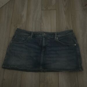 Garage Denim mini jean skirt size medium